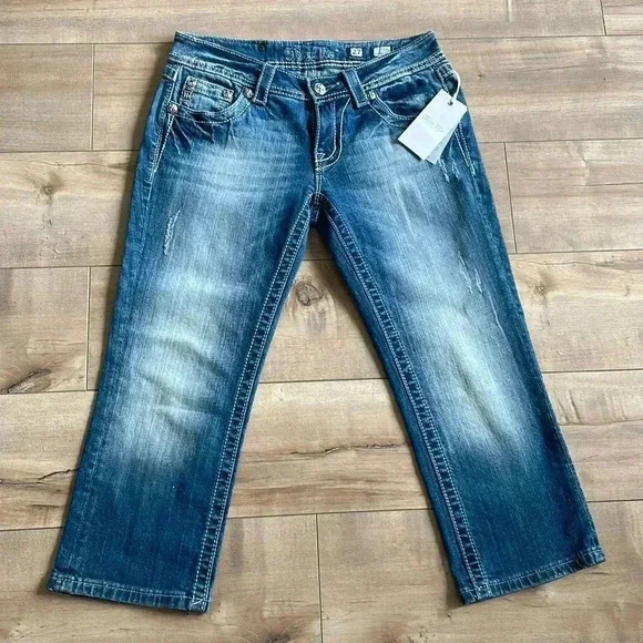 NWT Miss Me Cuffed Capri Jeans Jeweled Sz 27 - Picture 4 of 9